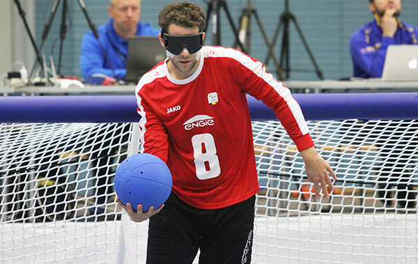 Rob Eijssen in actie met het nationaal team goalbal